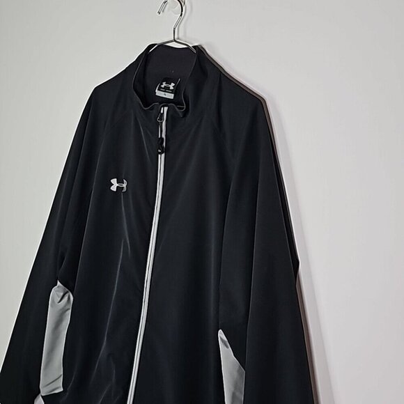 UNDER Armour XL black and gray zip up jacket - Picture 2 of 6